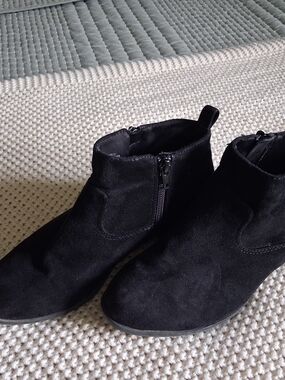 Kohl's Black Suede Ankle Boots